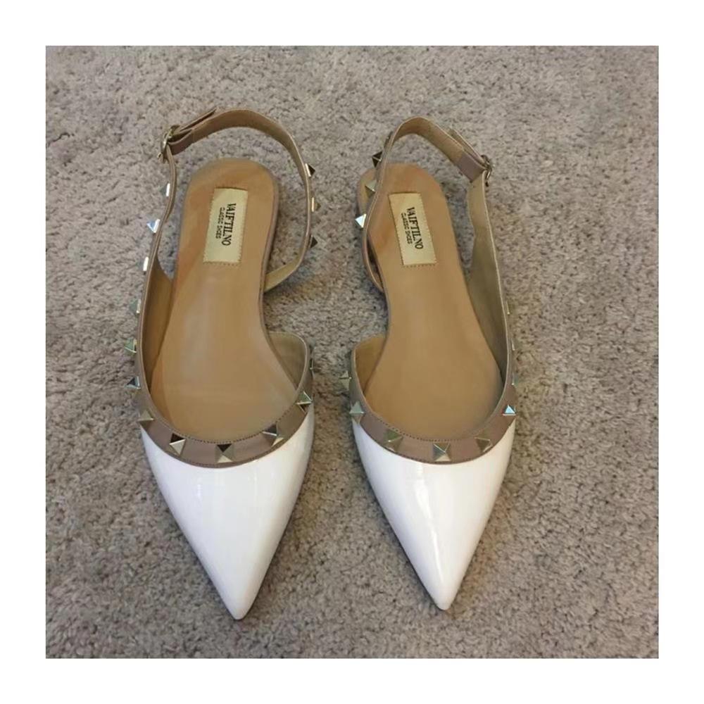 

[youshilai] French rivet sandals women s 2025 new summer shallow mouth flat bottom pointed one-word buckle single shoes 35