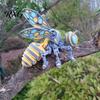 Creative Bookshelf Decoration 3D Printed Articulated Bee Figurine, Flexible Joint Fidget Toy with Keychain, Mechanical Futuristic Desk Accessory