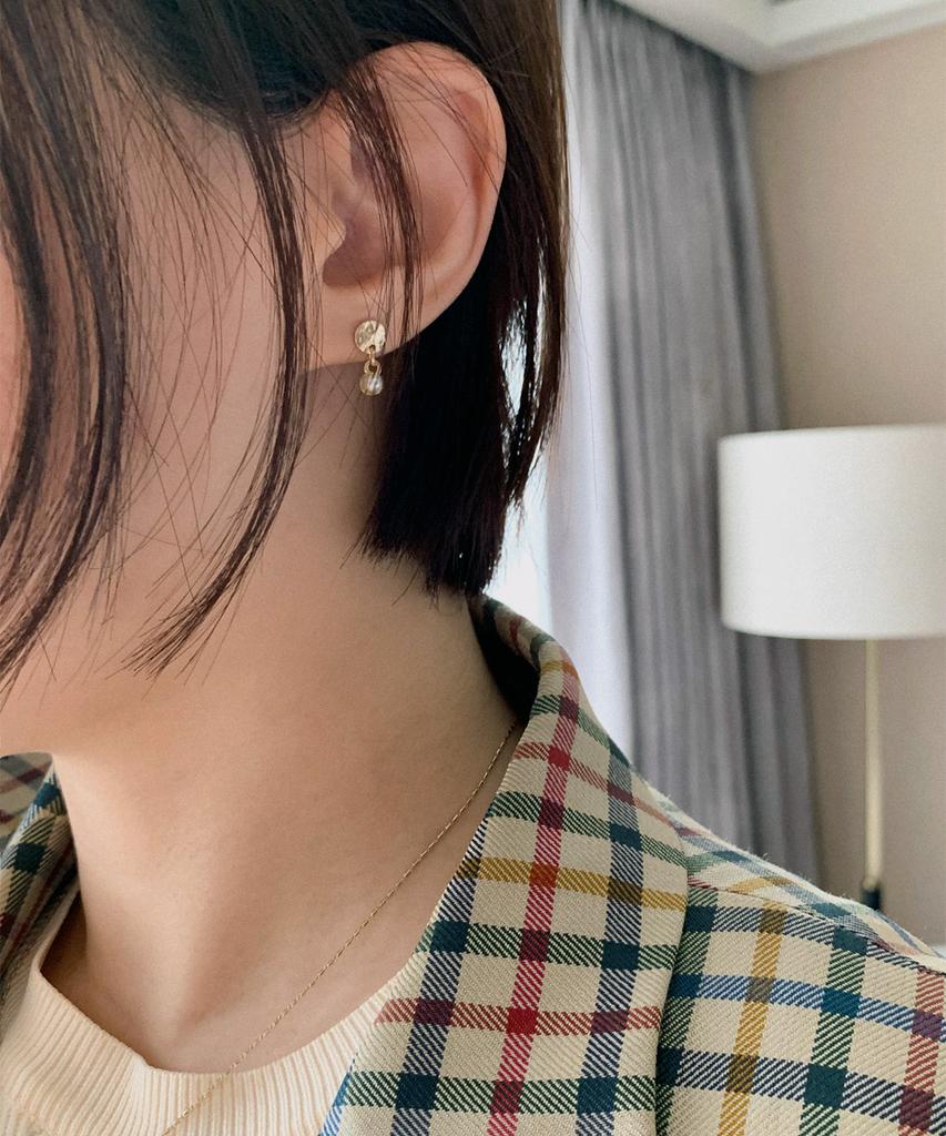 Ourthings Classic Moment Form Earrings