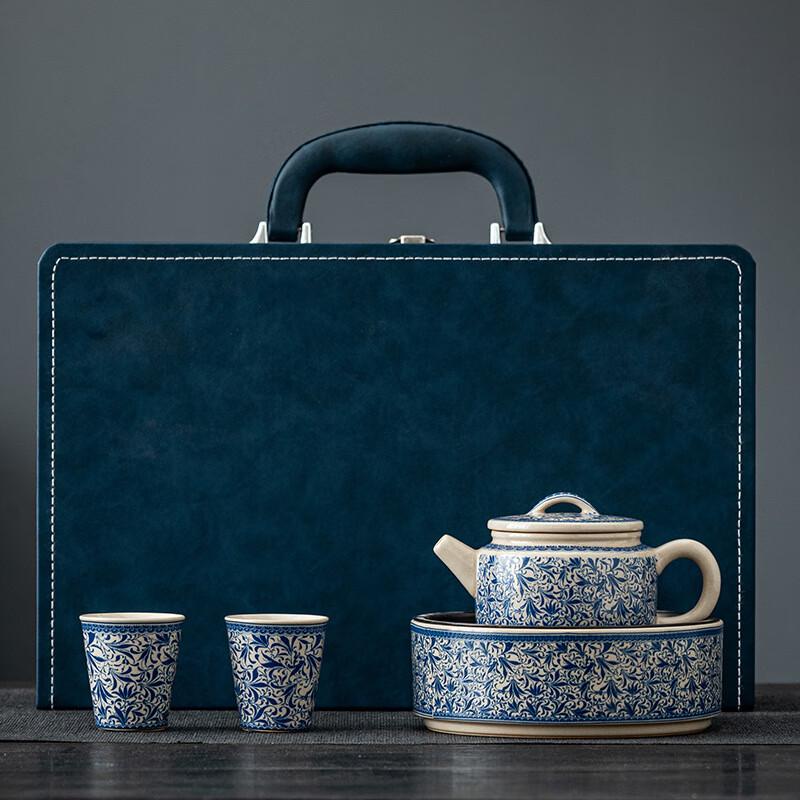 

Chaxun Blue and White Porcelain Tea Set - Jinglan Pot