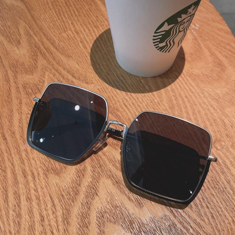 

Classic Square Sunglasses For Men and Woman Gradient Mirror Oversized Sun Glasses Female Retro Fashion Rimless Driver Goggles