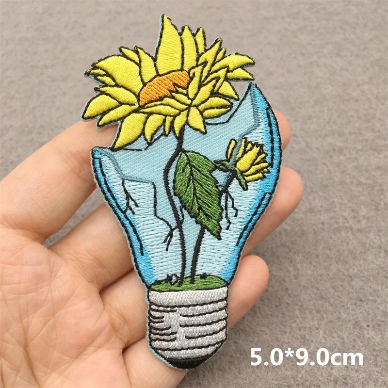Love Nature Patch Magic Mushroom Embroidery Patches For Clothing Diy Iron-On Stickers Appliques Flowers Stripes