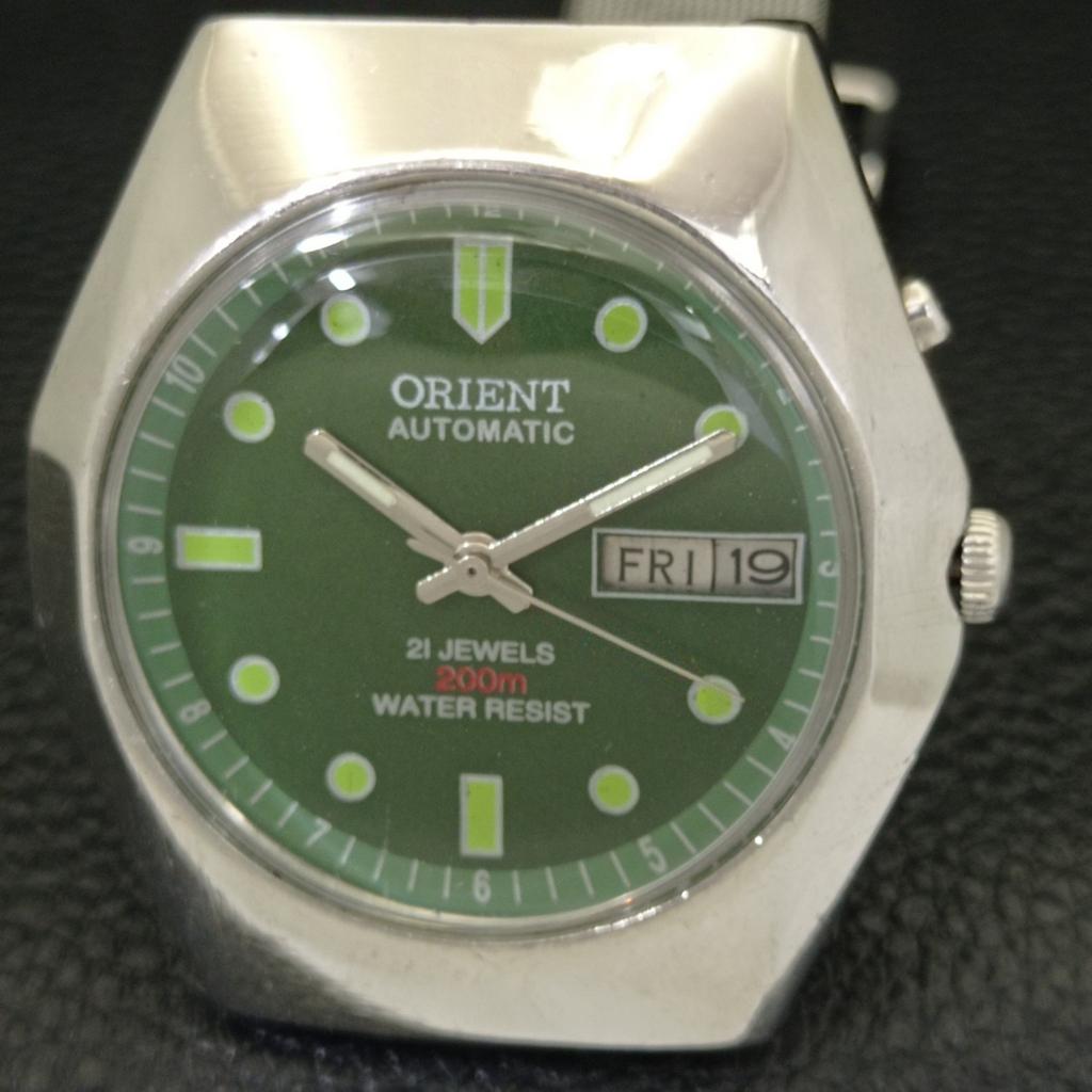 VINTAGE ORIENT AUTOMATIC 46941 JAPAN MENS GREEN COLOR DIAL WATCH A700682-5 R204-a700682