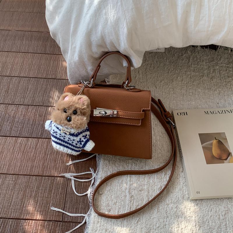 Retro Small Bag Women's Autumn and Winter Versatile 2025 New Simple Fashion Messenger Bag Women's Portable Work Small Square Bag