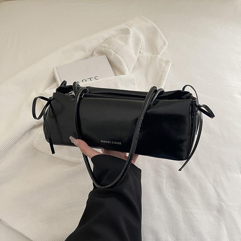 Premium bag women s 2 spring new commuter armpit bag fashionable simple niche design shoulder baguette bag