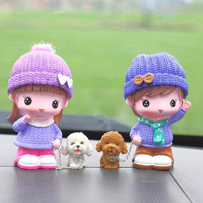 

Креативные смоляные мультяшные фигурки пары с собакой - Настольные и автомобильные украшения