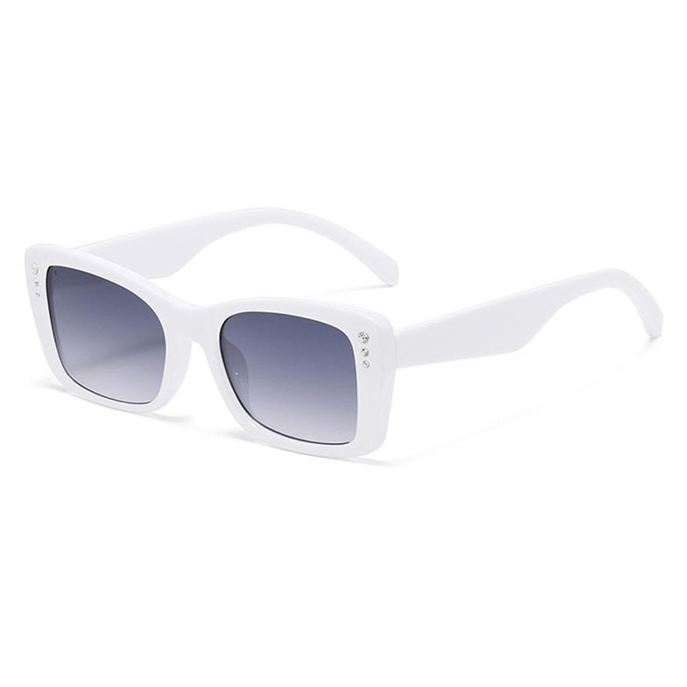 

Retro Fashion Gradient Small Frame Square With Diamond Women Sunglasses Brand Design Casual Street Shooting Men Glasses UV400 as picture