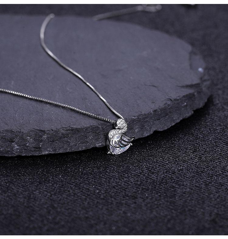 Rose Gold Swan Necklace: S925 Sterling Silver Clavicle Chain, Light Luxury Design, Perfect Gift for Girlfriend on Valentine's Day