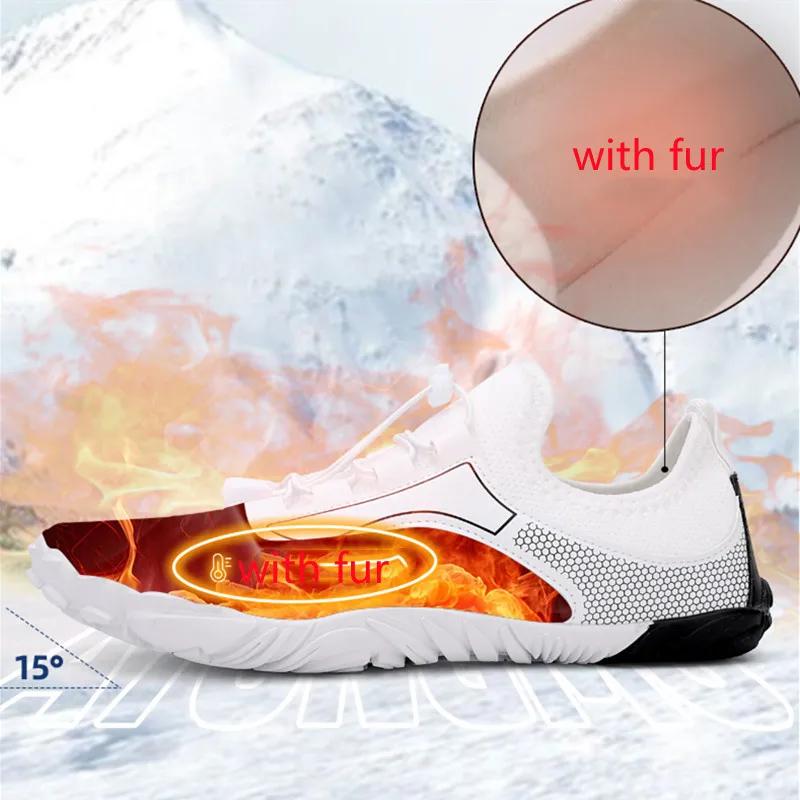 Модные зимние теплые тапочки мужские уличные мягкие домашние туфли модные плюшевые — фото 7