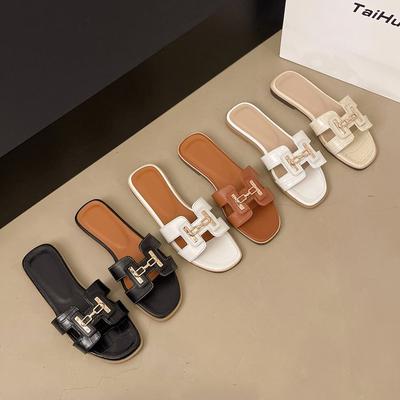 2025 Korean Version of the New Summer Slippers Women's Fashion Flat-bottomed Square-headed Cool Slippers Vacation One-word Beach Shoes