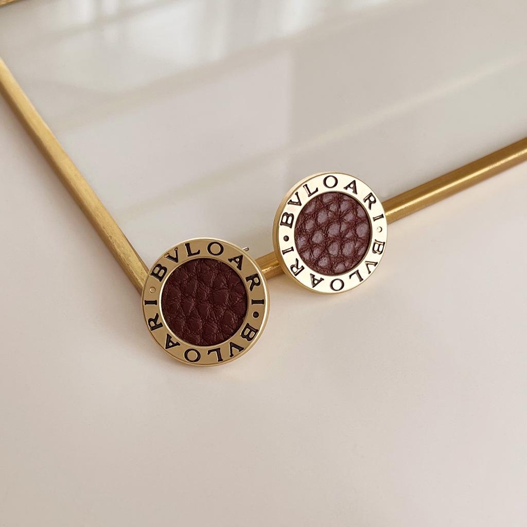 Boucles d'oreilles médiévales vintage à perles: Design rétro à l'huile coulée avec une touche haut de gamme et une personnalité unique