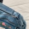 Jeansowa Torba na Ramię z Haftowanym Kwiatem Damska Mała Kwadratowa Torba z Wieloma Kieszeniami