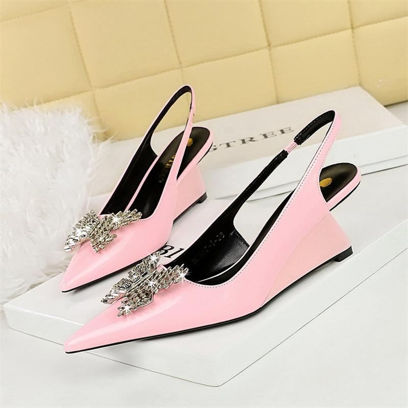 New Wedges Patent Leather Shallow Pointed Toe High Heels Sandals Hollow Back Straps Metal Crystal Bow Ladies Single Shoes