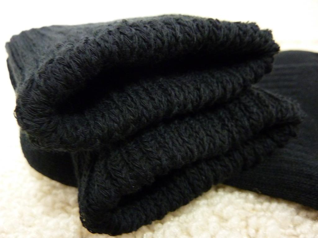 Olive Sara Fluffy Socks for Men (Black)