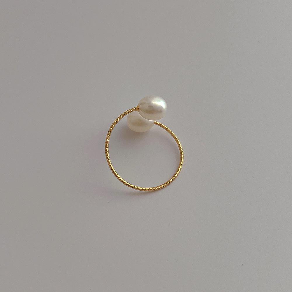

Стильное ретро кольцо с пресноводным жемчугом: Простой металлический дизайн для мужчин и женщин Adjustable