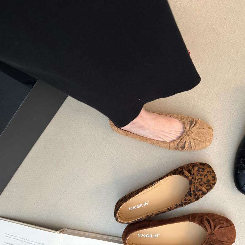 2025 Autumn New Bow Pleated Round Head Ballet Inner Height Increase Commuter Women's Shoes