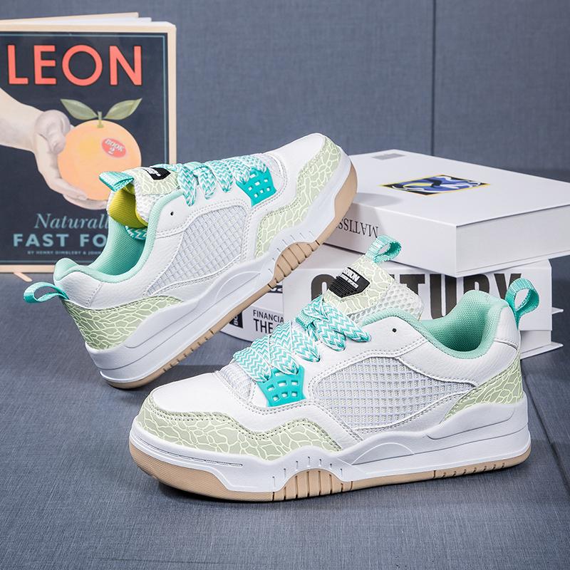 Men's Casual Flat Bottomed Sports Shoes with Dual Color Lace Up Fashion Student Sports Shoes, Men's Vulcanized Versatile Outdoor