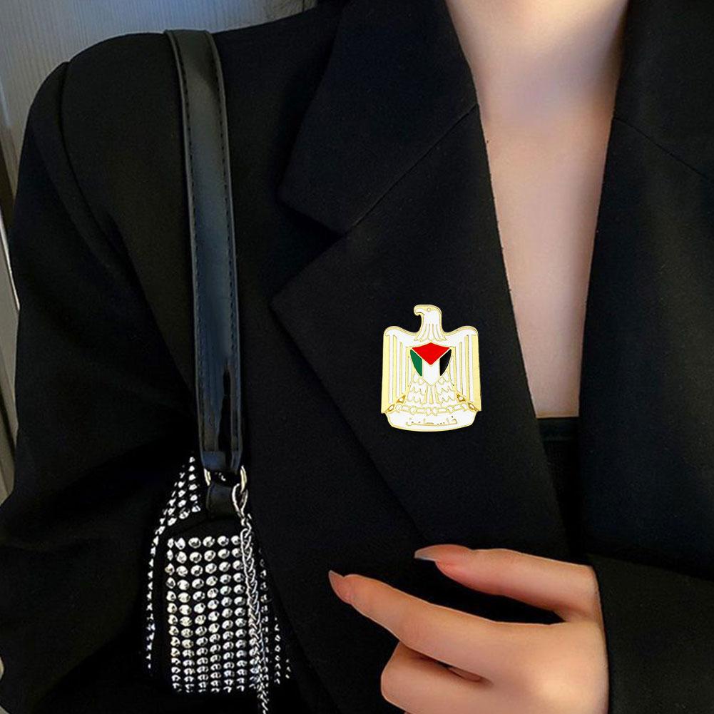 Cute Watermelon Enamel Pin Summer Fruit Shaped Brooch Bag Decoration Badges Women Lapel Pin Charm Jewelry Accessories Gift