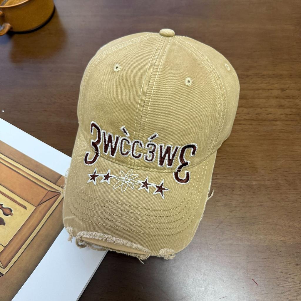 American retro letter baseball cap for women, fashionable distressed versatile wide-brimmed cap for large head sizes, makes the face look smaller,