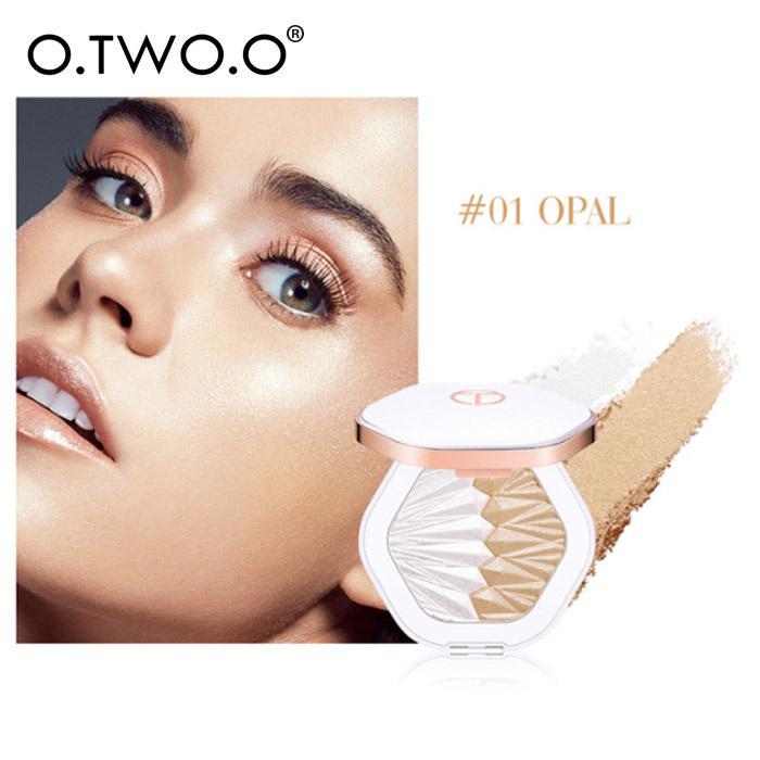 white highlighter for face