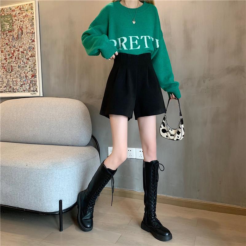 Women's Black Woolen A-line Wide-leg Plus Size High-waist Slimming Bootcut Casual Shorts