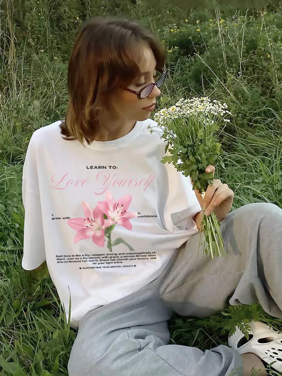 

Oversized coquette lily flowers T-shirt 2XL