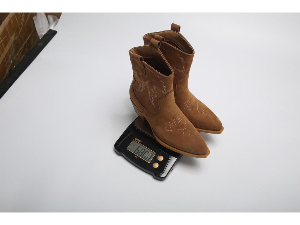 Damskie zamszowe botki kowbojskie plus size ze szpiczastym noskiem i masywnym obcasem