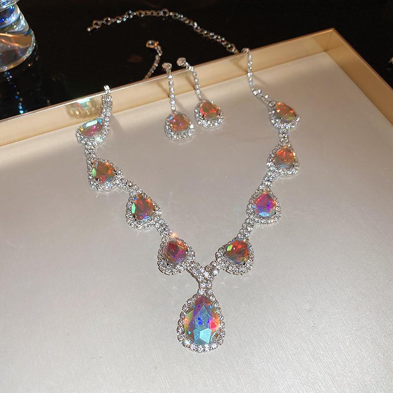 "High-End Luxury Drop Necklace and Earrings Set - European and American Niche Versatile Jewelry"