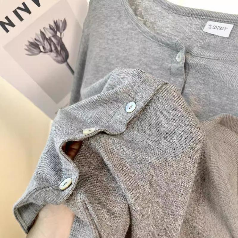 Early spring new black knitted cardigan women's high-end short jacket casual versatile top