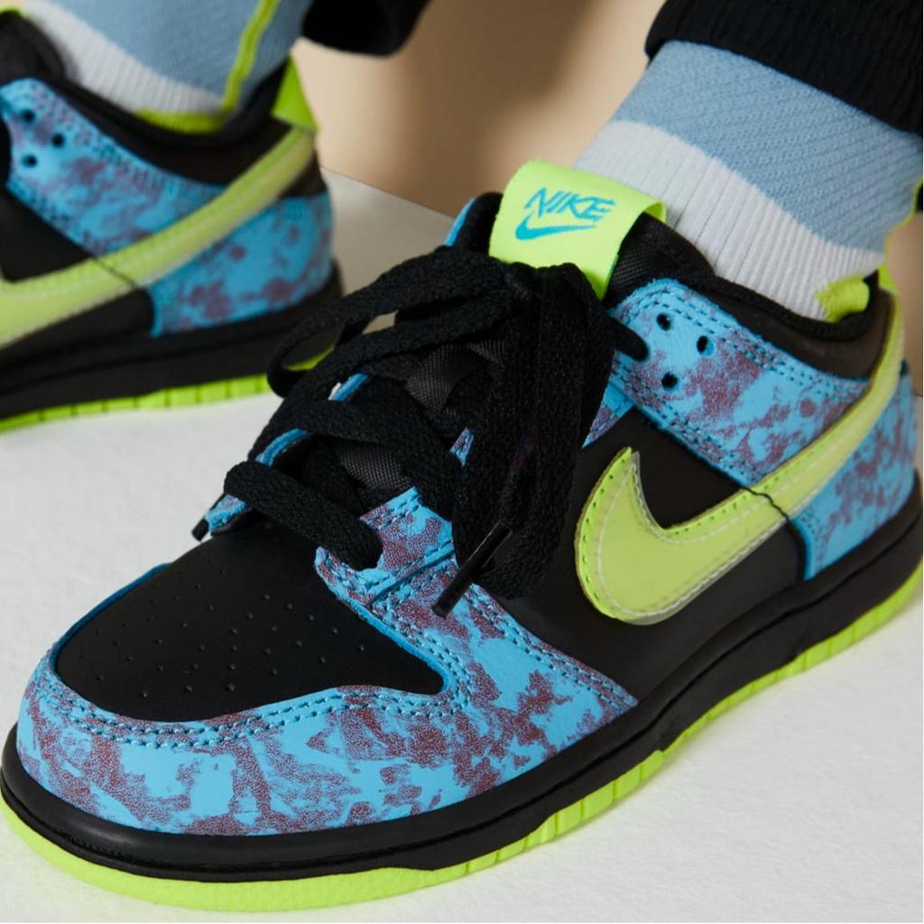Nike Kids' Dunk Low SE Black Baltic Blue Volt DV1695-900