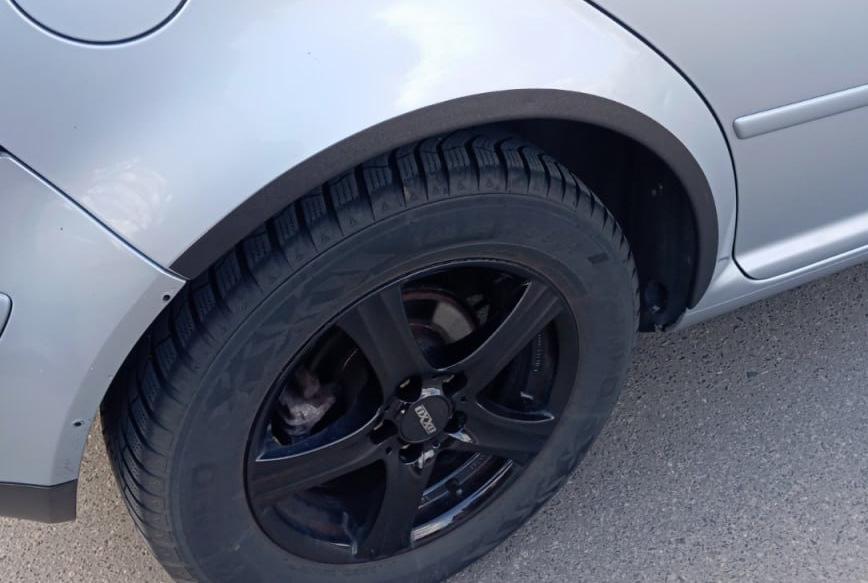 Bogenauskleidungen (4 Stück, schwarz) für VW Golf 4