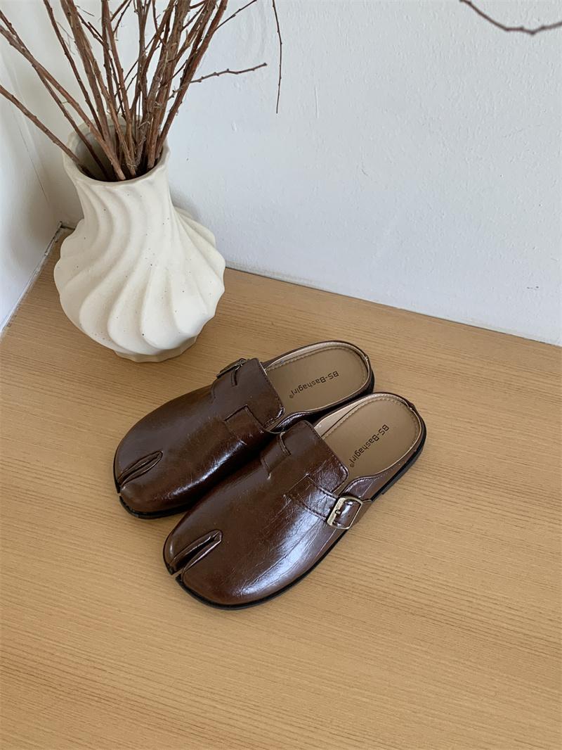 

Fashion IPPEUM Flats Shoes For Women Mules PU Leather Split Toe Slippers 2025 New Summer Loafers 250 коричневый