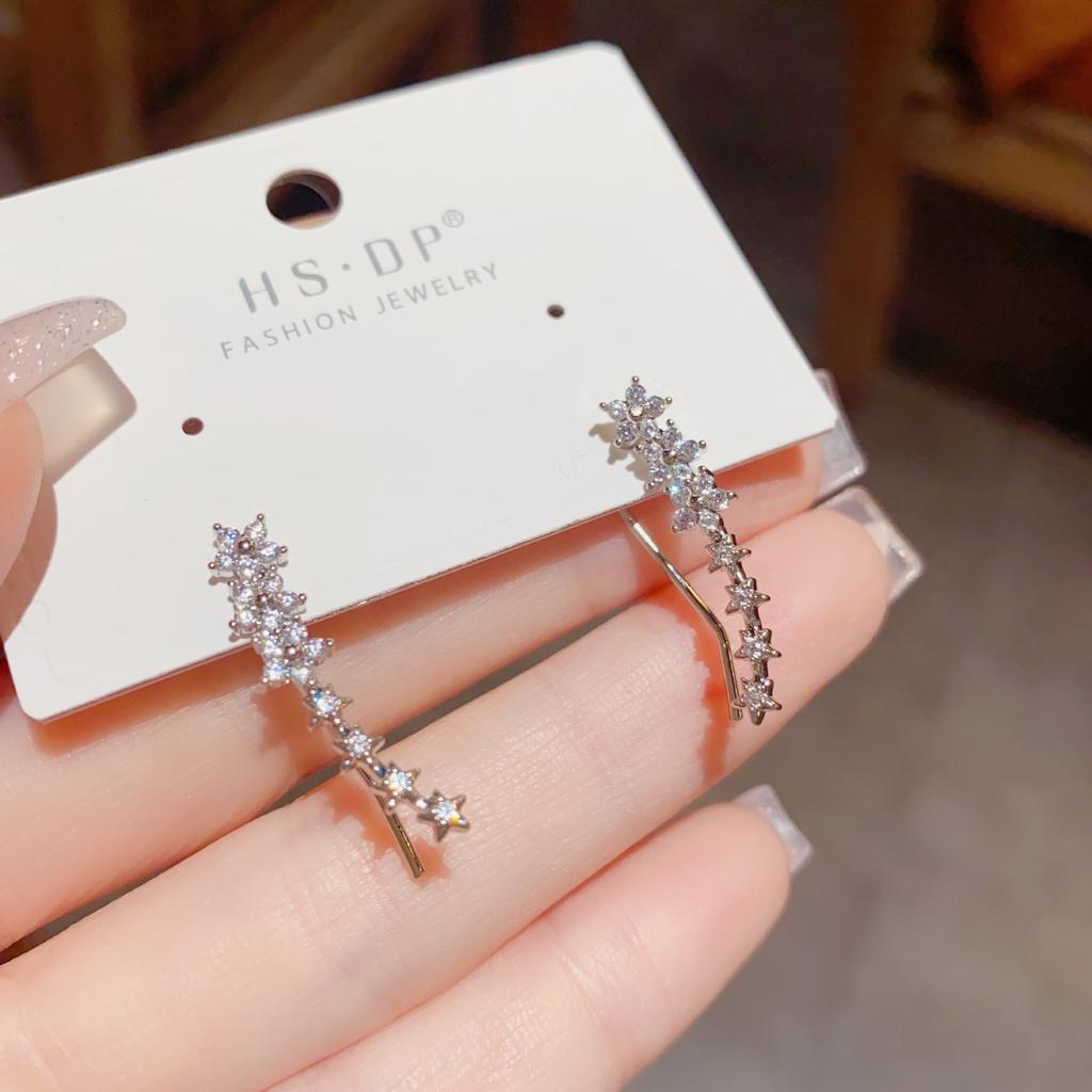 Niche design sense starlight flower Mori earrings women, a row of sweet temperament simple and small stud earrings