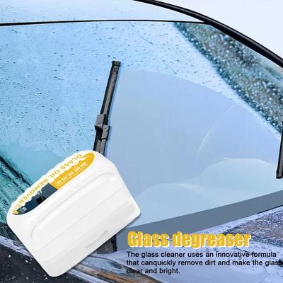Cura dell'auto – Pulizia delle finestre