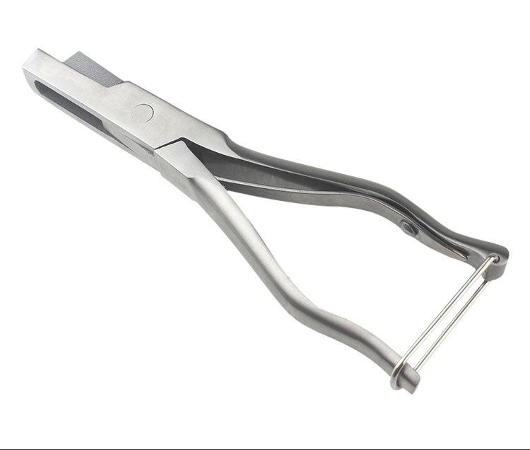 Clești veterinari în formă de U pentru crestarea urechilor și etichetarea porcilor și scroafelor