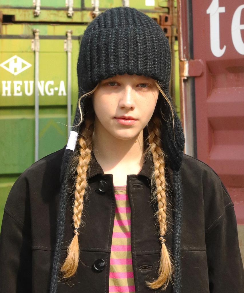 Seullipiseullib Moss Knit Black Trooper Hat
