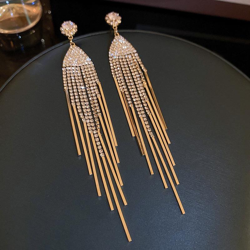 

Super Sparkly Geometric Long Tassel Earrings Statement Earrings with A Unique High-end Aesthetic золотой