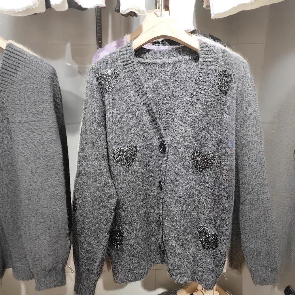 2025 Herbst/Winter Koreanischer Stil V-Ausschnitt Herz Pailletten Strick-Cardigan für Damen