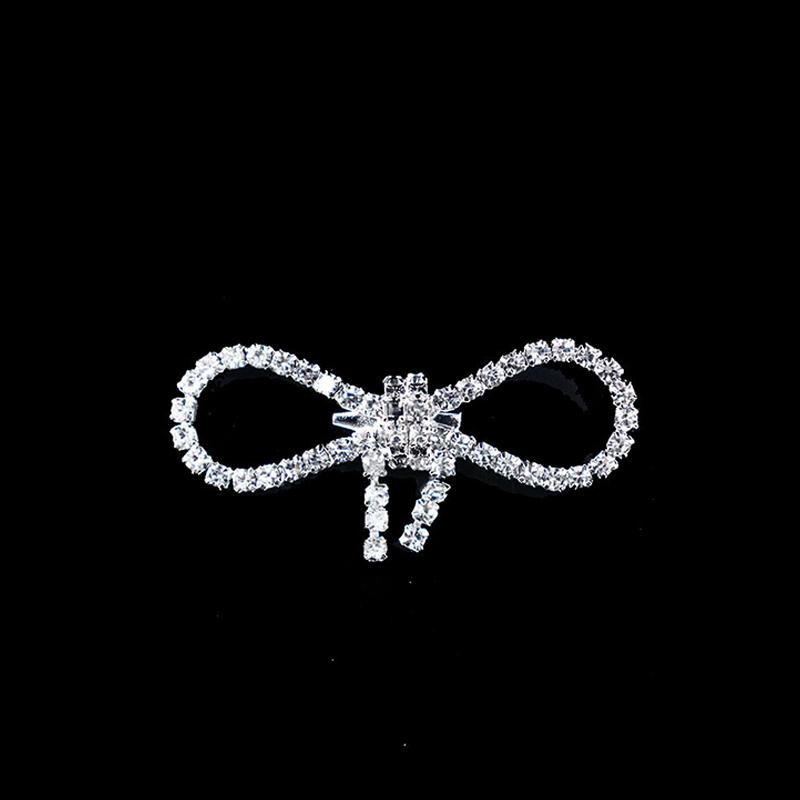 Crystal Bowknot Brooch Charming Women Lapel Pin Gorgeous Rhinestone Sweater Suit Accessory for Special Gatherings