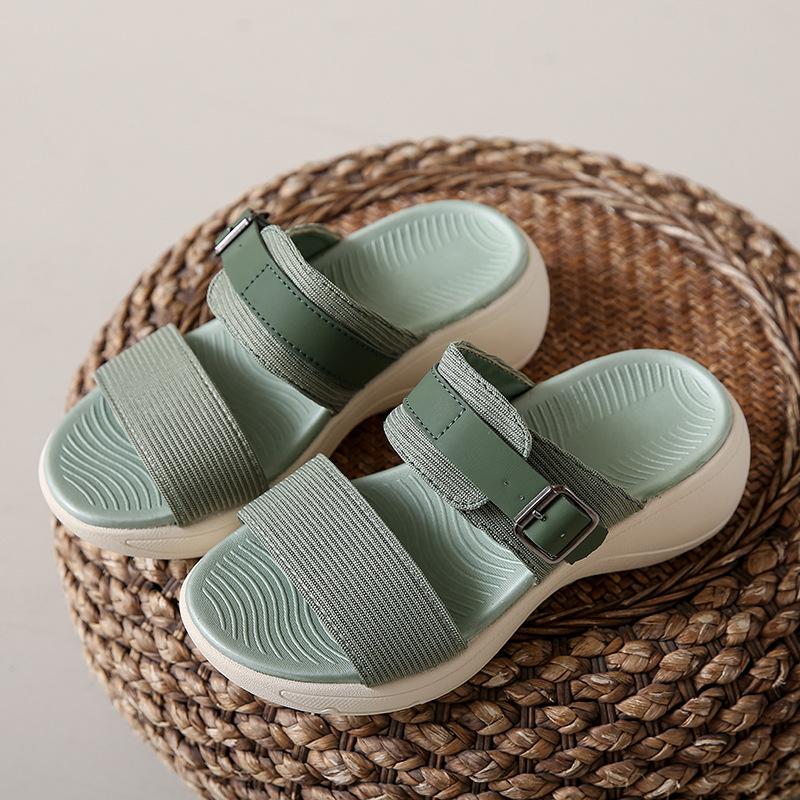 New thick-bottomed, light, non-slip and comfortable, casual sports one-word slippers, beach towels, large-size women's towels are durable.