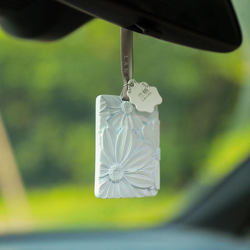 

Little Daisy Automobile Hanging Ornament Car Interior Hanging Accessories Rearview Mirror Car Aromatherapy Ornament Hanging Fragrant Stone Hand Gift White - Solid Color