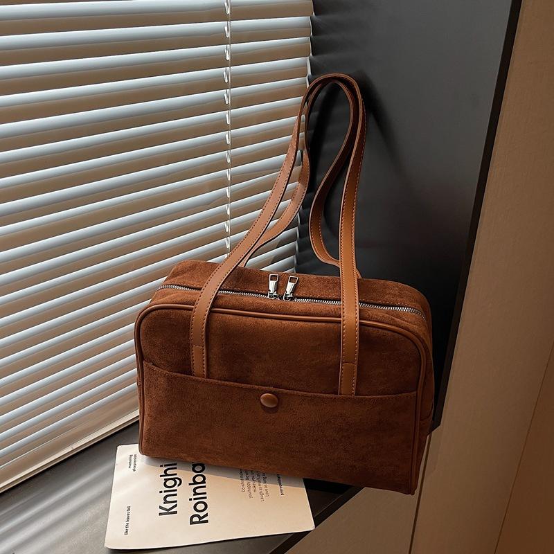 

Retro bag women s large-capacity new autumn and winter casual shoulder armpit bag commuter tote bag