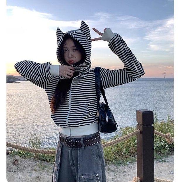 

2024 Полосатая толстовка с капюшоном Devil Horn для женщин - повседневная короткая куртка на раннюю осень XL