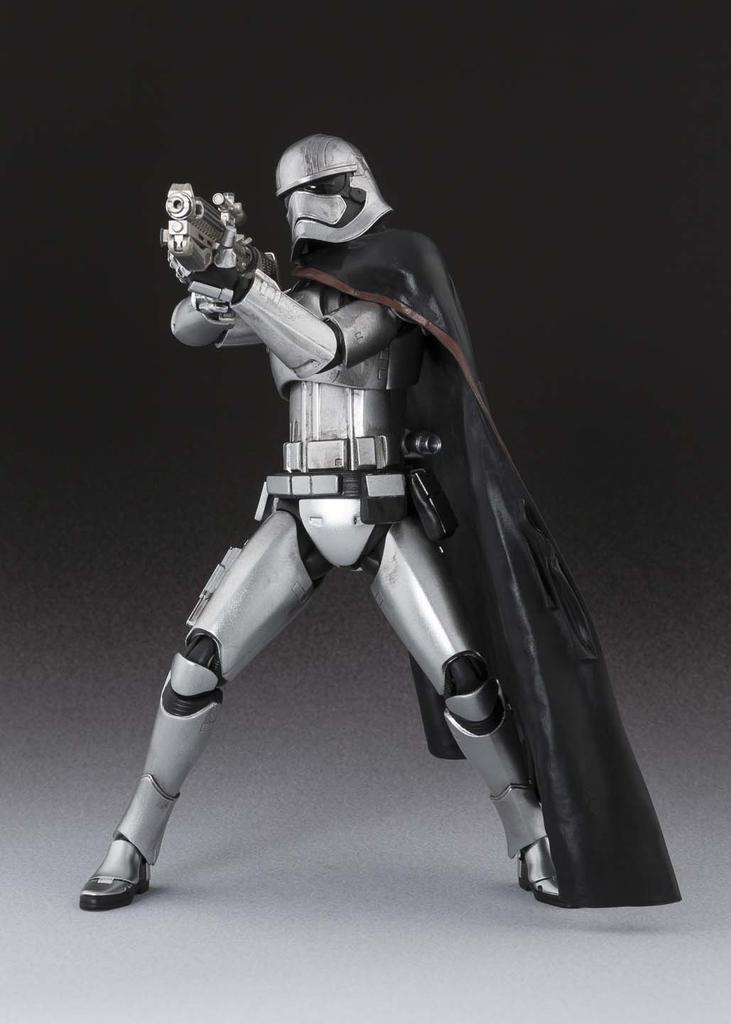 TAMASHII NATIONS Star Wars Kapitán Phasma 155mm malovaná pohyblivá figurka S.H.Figuarts cca. ABS a PVC