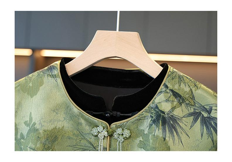 Elegant Spring Velvet Three-Piece Set: Floral Vest & Suit for Middle-Aged Women