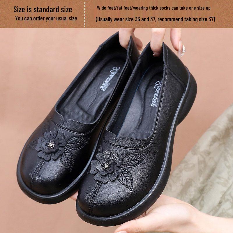2026 Spring/Autumn Women's Flat Slip-On Leather Shoes for Wide Feet - Lightweight, Super Soft, Perfect for Middle-Aged and Elderly