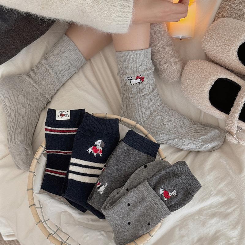 Ladies Autumn Winter Thickened Cartoon Embroidered Striped Cloth Logo Dachshund Wool Mid Tube Socks