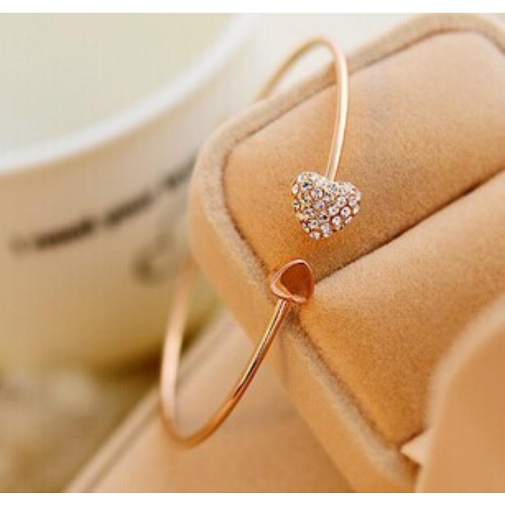 Women's Simple Metal Diamond Heart Bracelet Titanium Steel Open Bangle with Peach Heart Charm Jewelry Gift