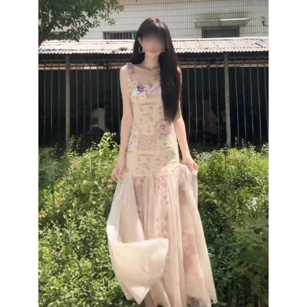 Seaside vacation summer great-looking dress French three-dimensional flower suspender dress mesh stitching fishtail dress