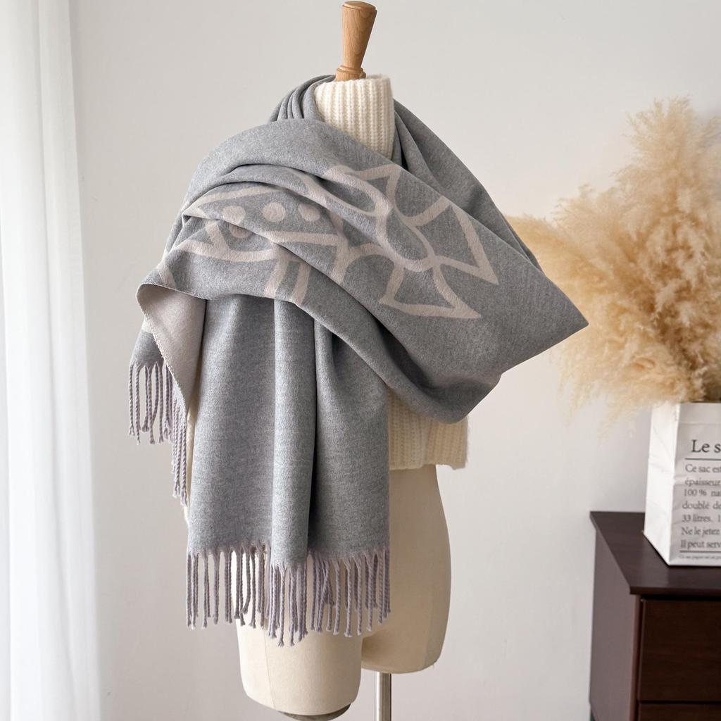 Elegant Double-Sided Scarf: Thick, Warm Neck Warmer for 2025 Autumn/Winter – Stylish and Trendy Shawl